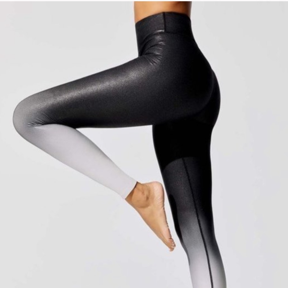Carbon 38 black ombré leggings
